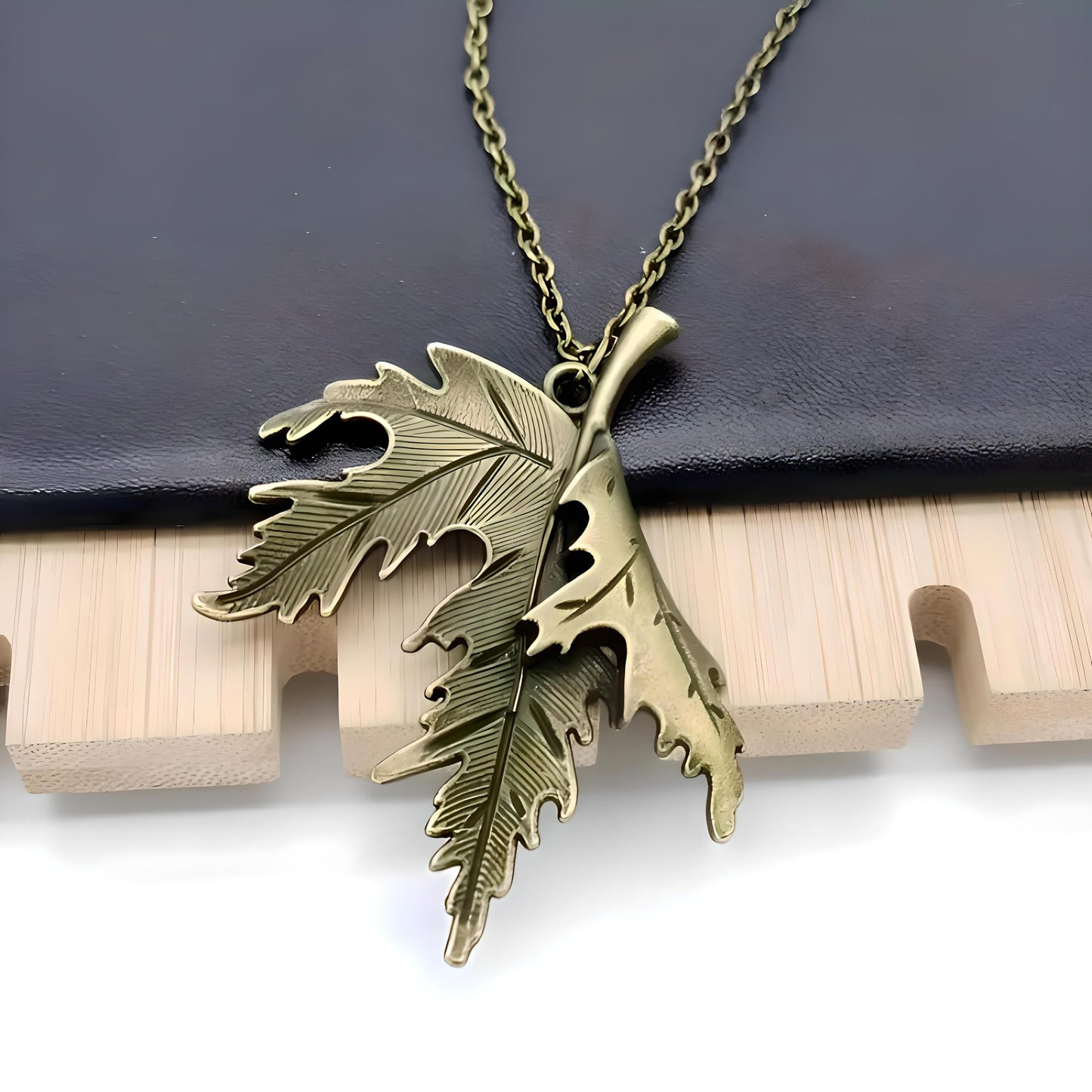 SUPAC Vintage Bronze Maple Leaf Pendant Necklace for Men and Women - Christmas or Birthday Gift