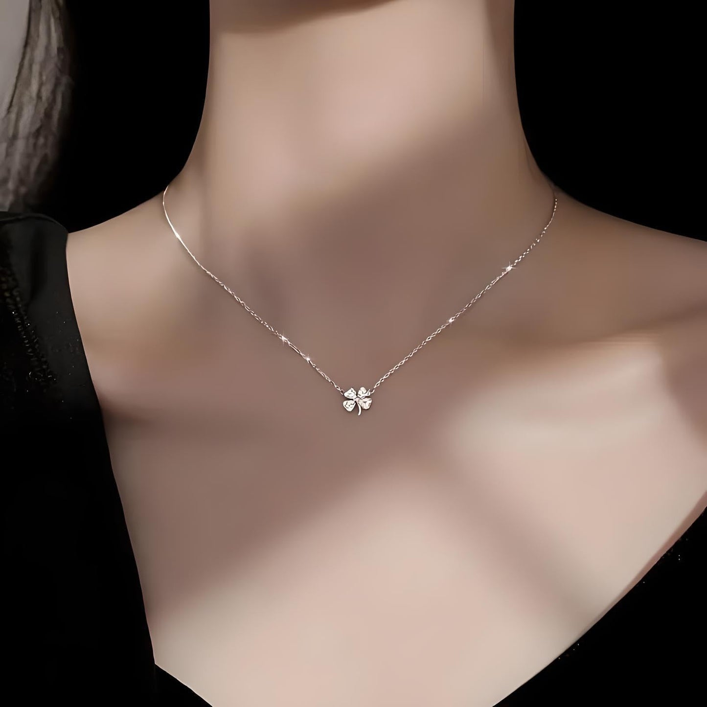 Four-Leaf Clover Necklace with Sparkling Rhinestone Diamonds to Elevate Your Style - Silvery Four Leaf Clover Clavicle Pendant Necklace For Women