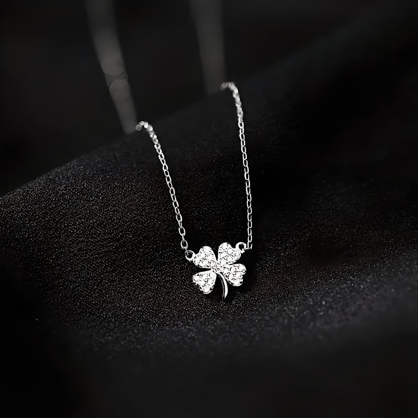 Four-Leaf Clover Necklace with Sparkling Rhinestone Diamonds to Elevate Your Style - Silvery Four Leaf Clover Clavicle Pendant Necklace For Women