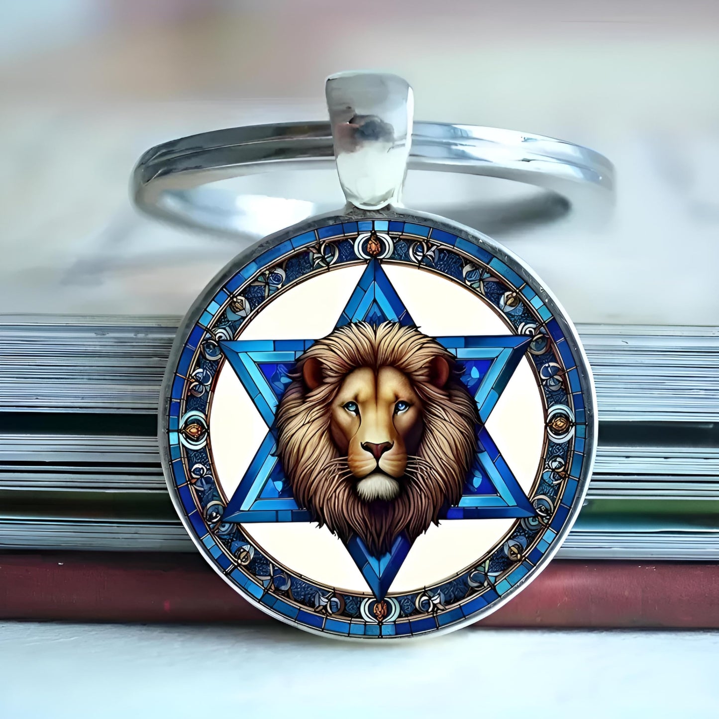 SUPAC Star of David Lion Keychain, Religious Judaica Design, Blue and Gold Medallion with Ornate Border, 1.18 inch Ring, 0.98 inch Pendant