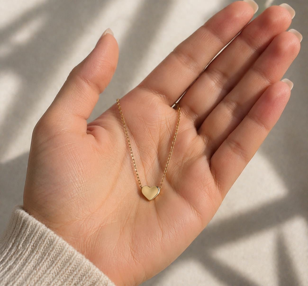 Peach Heart Pendant Necklace For Women - Enchanting Alloy Charm, Adjustable Clavicle Chain for Feminine Grace, Perfect Everyday Jewelry Accessory, Heartfelt Glamour: Petite Gold Heart Necklace - Christmas or Birthday Gift