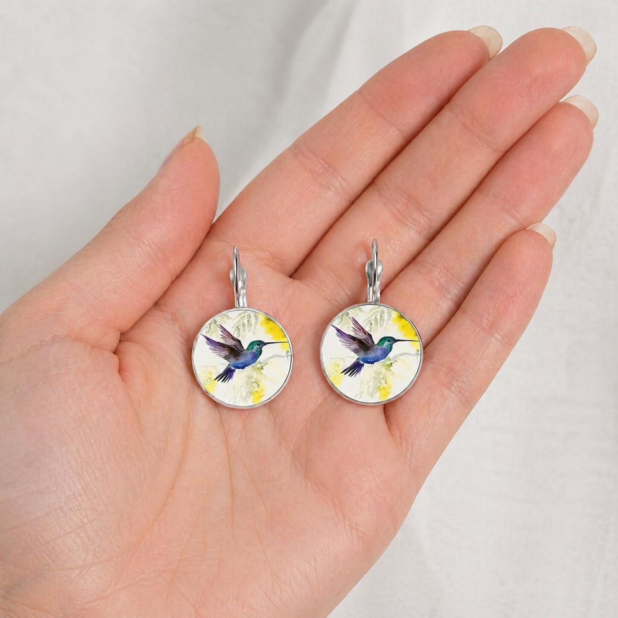 SUPAC Stunning Hummingbird Pendant Necklace - Two Humming Birds Searching for Flower - Fashionable Alloy Jewelry with Delicate Details - Birthday, Party, Gift Idea for Her