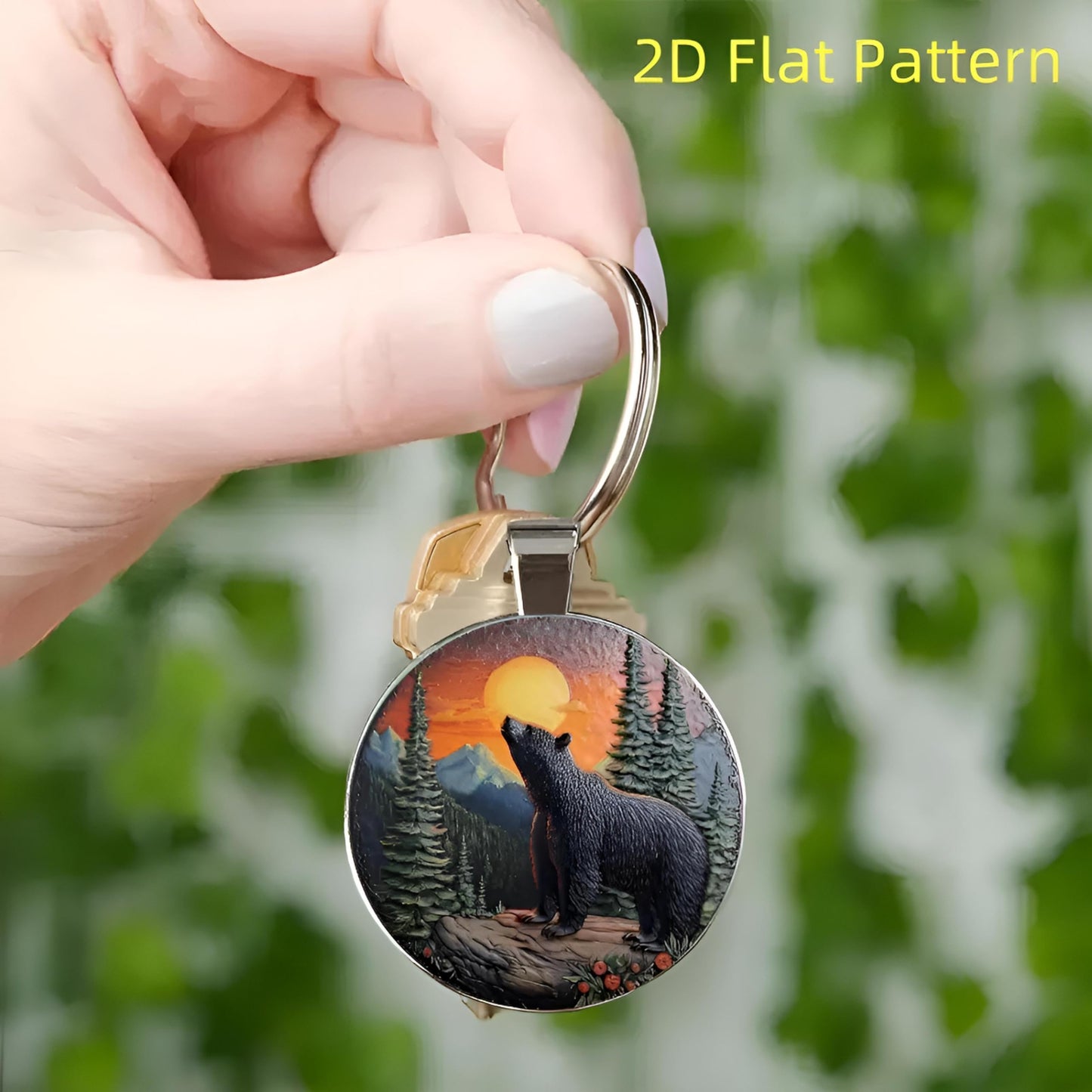 SUPAC 1pc Unique Bear With Forest Background Shaped Metal Keychain - Fashionable Circular Animal Keyring for Men and Friends
