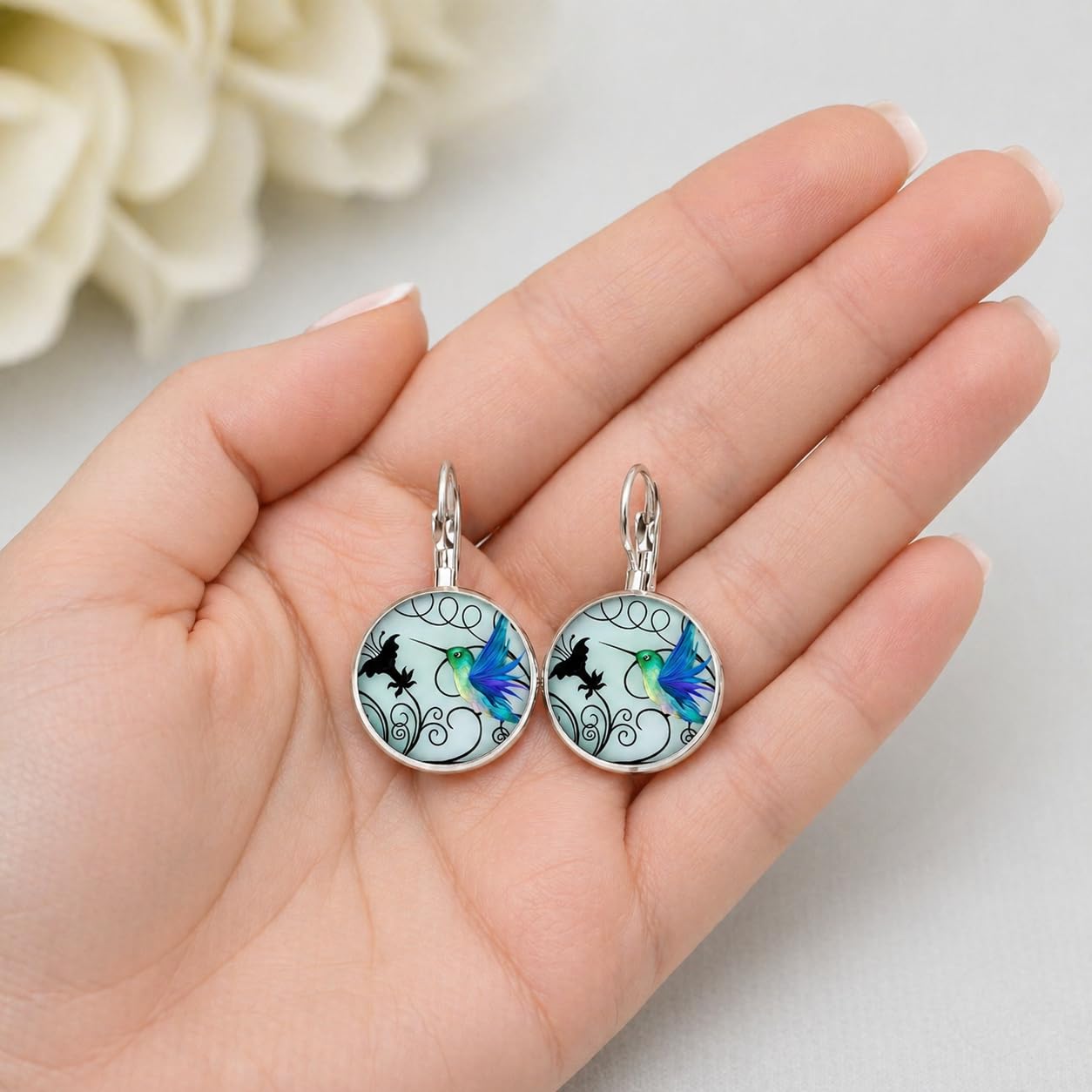 SUPAC Stunning Hummingbird Pendant Necklace - Two Humming Birds Searching for Flower - Fashionable Alloy Jewelry with Delicate Details - Birthday, Party, Gift Idea for Her